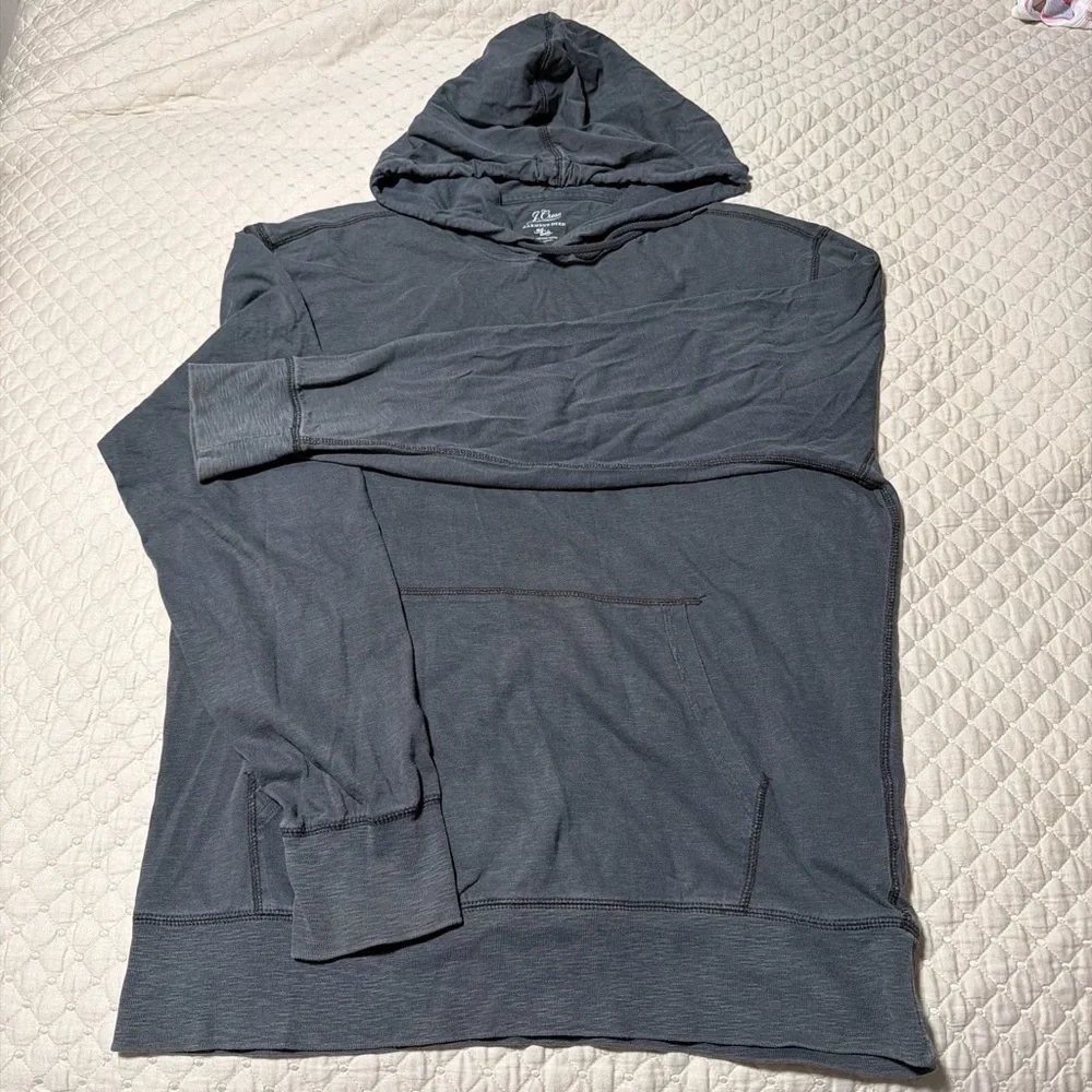 Men’s pullover hoodie